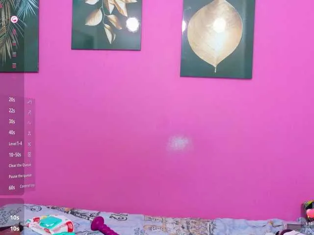 Dolce – webcam model profile photo Image 15