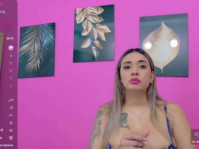 Dolce – webcam model profile photo Image 6