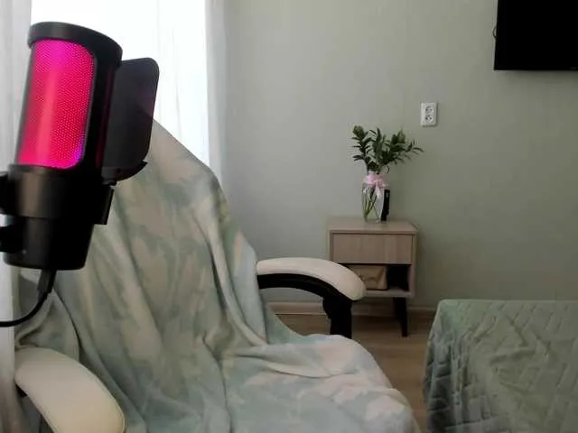 LallyRose – webcam model profile photo Image 7