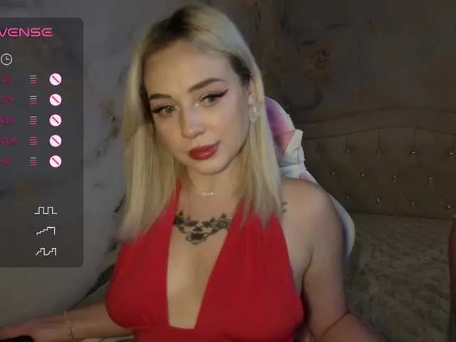 LaraCharm – webcam model profile photo Image 6