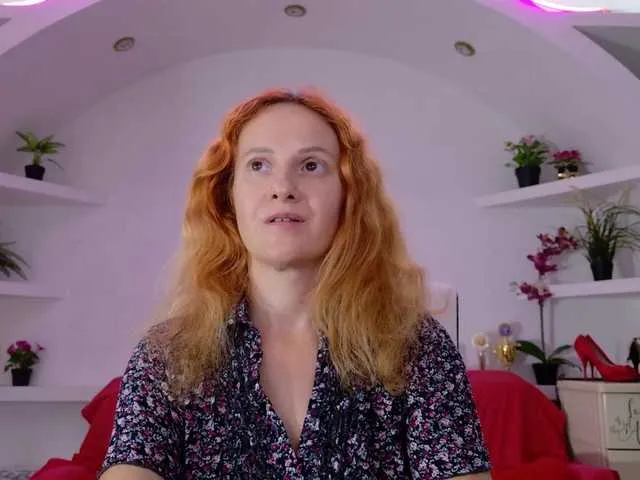 MiraKova – webcam model profile photo Image 18