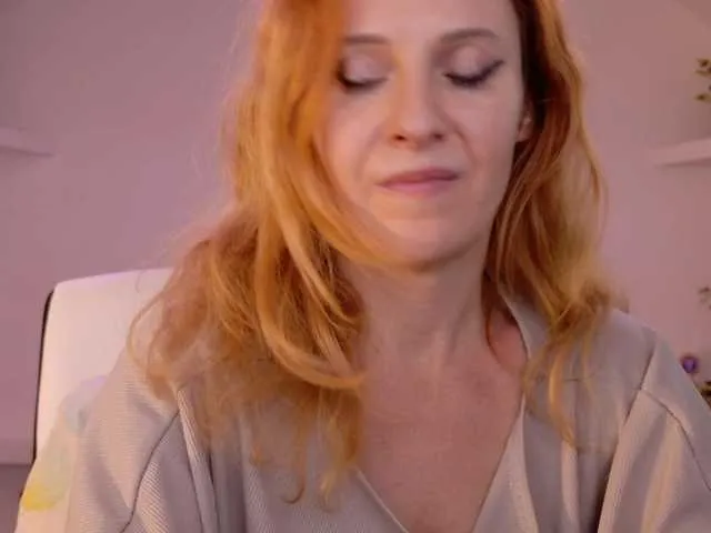 MiraKova – webcam model profile photo Image 19