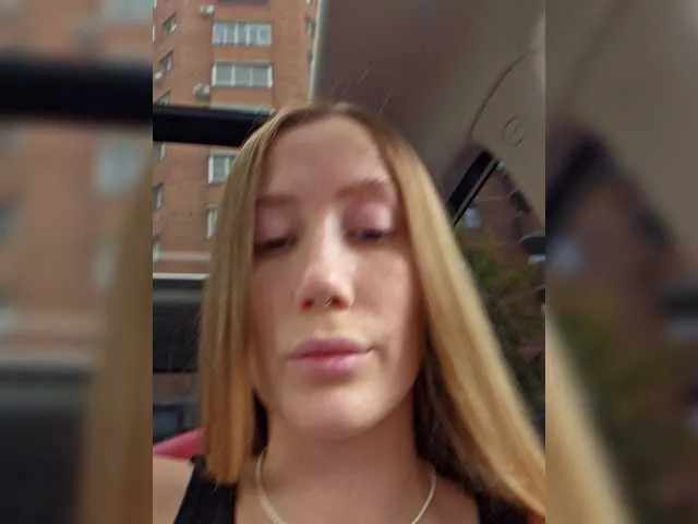 ElizabethChantal – webcam model profile photo Image 12