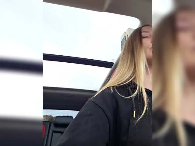 ElizabethChantal – webcam model profile photo Image 7