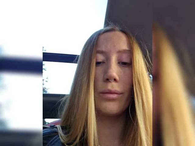 ElizabethChantal – webcam model profile photo Image 9