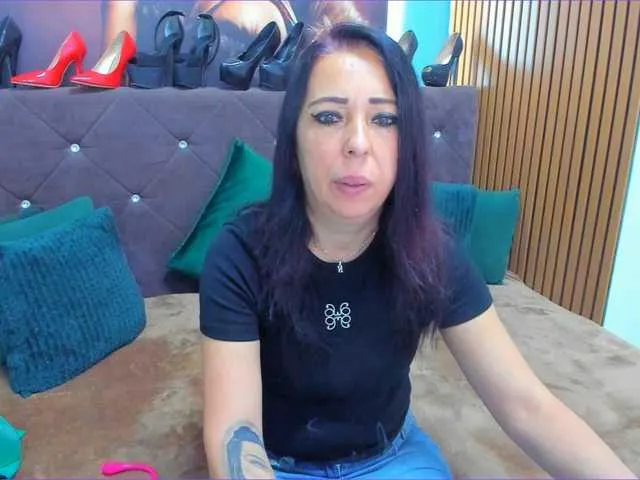 Men-esthe-Live – webcam model profile photo Image 10