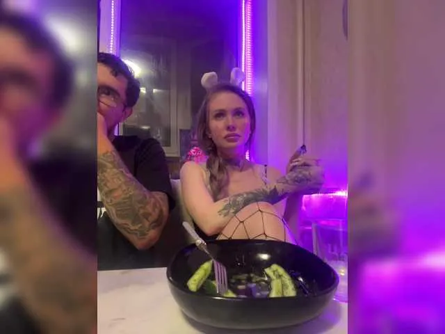 LaraCharm – webcam model profile photo Image 10