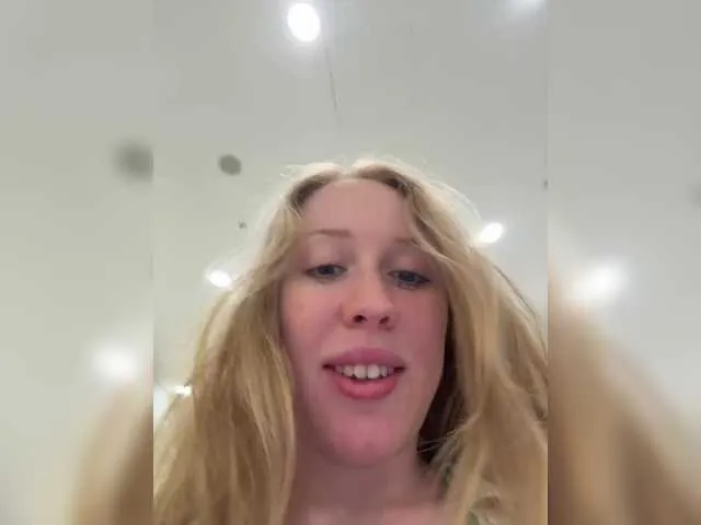 3hotandyoung3 – webcam model profile photo Image 11