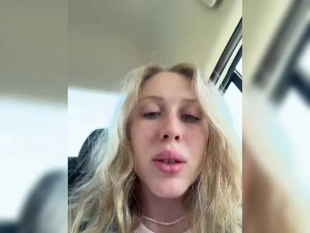 3hotandyoung3 – webcam model profile photo Image 2