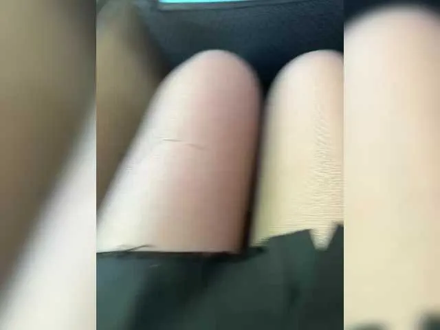 3hotandyoung3 – webcam model profile photo Image 6