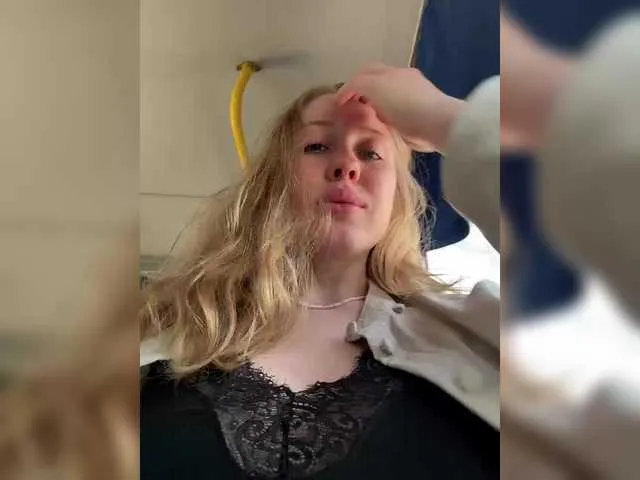 3hotandyoung3 – webcam model profile photo Image 7