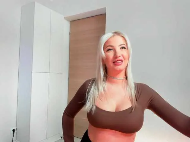 DelinaRose – webcam model profile photo Image 5