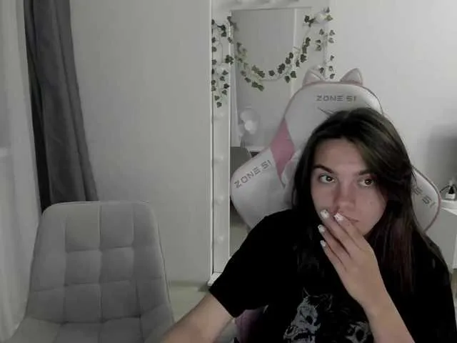 EsmeBrowm – webcam model profile photo Image 11