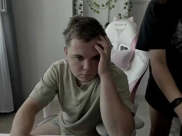 EsmeBrowm – webcam model profile photo Image 13