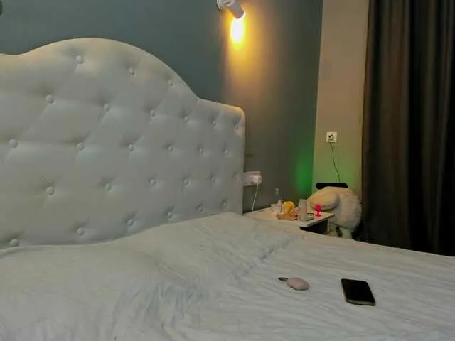 CatalinaDalessio – webcam model profile photo Image 7