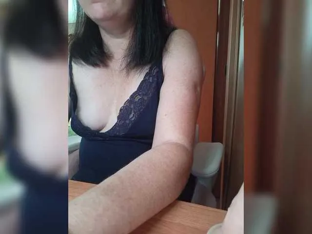 Dolce – webcam model profile photo Image 14