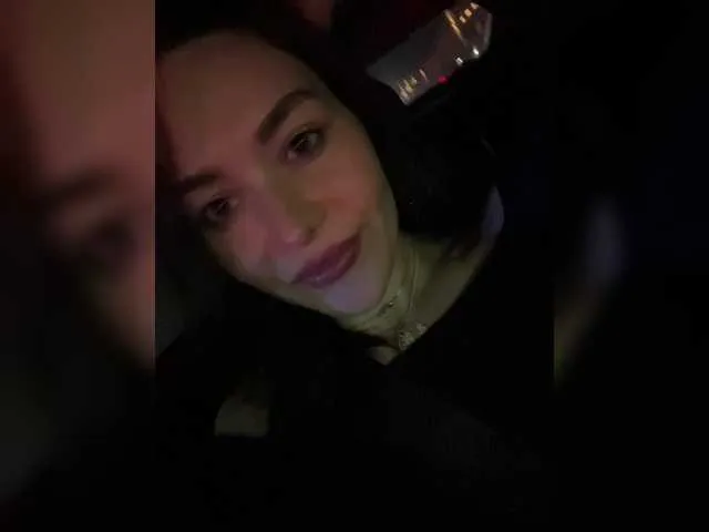 Liza_risky – webcam model profile photo Image 11