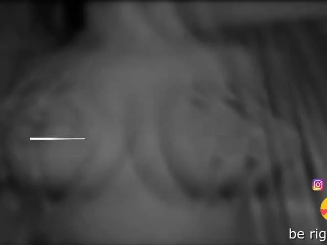 LeyahSummer – webcam model profile photo Image 16