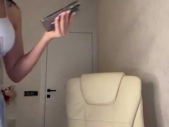 CatalinaDalessio – webcam model profile photo Image 10