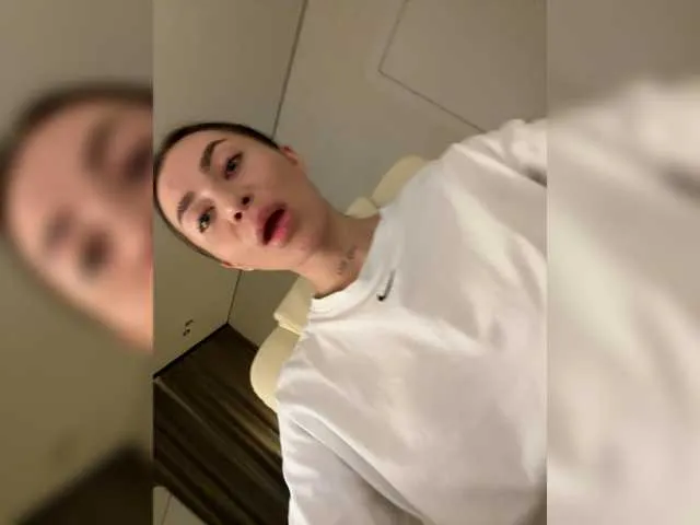 CatalinaDalessio – webcam model profile photo Image 13