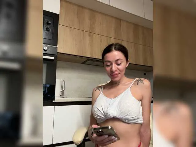 CatalinaDalessio – webcam model profile photo Image 3