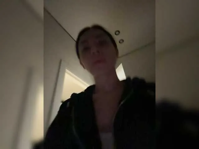 CatalinaDalessio – webcam model profile photo Image 9