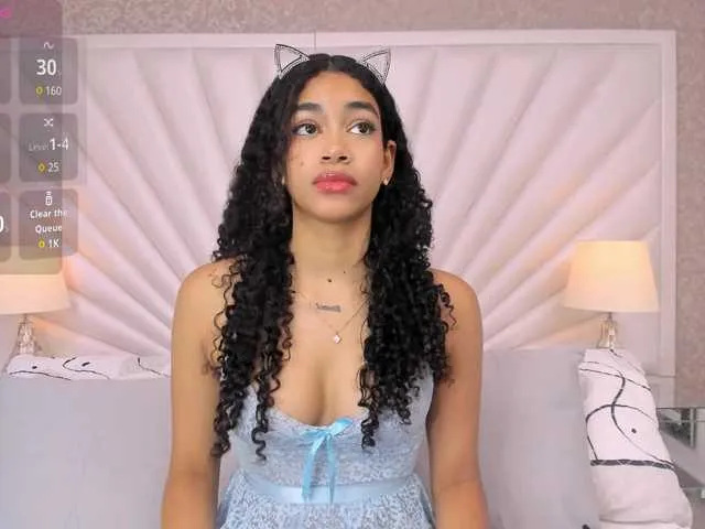 Zoluszka – webcam model profile photo Image 3