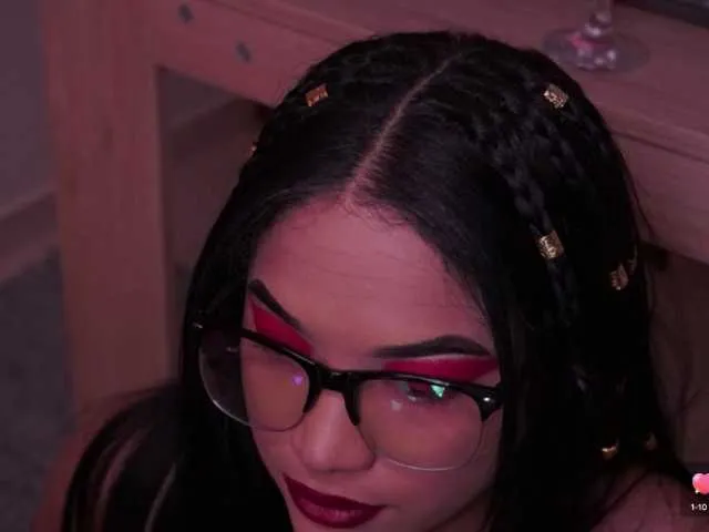 LeyahSummer – webcam model profile photo Image 9