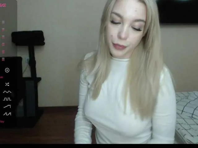 xDinnax – webcam model profile photo Image 9