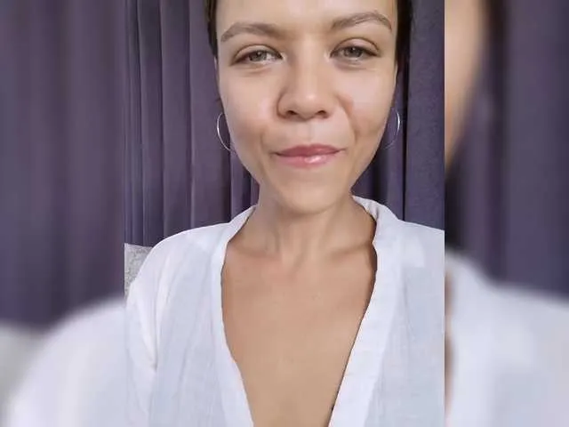 AdrianaAndrade – webcam model profile photo Image 10