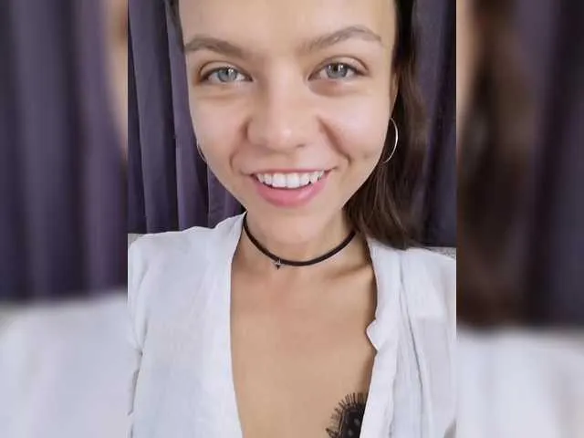 AdrianaAndrade – webcam model profile photo Image 12