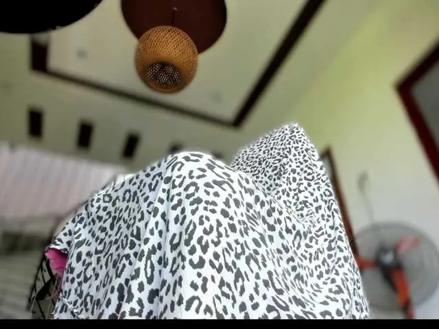 AdrianaAndrade – webcam model profile photo Image 5