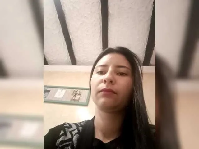 Belle___ – webcam model profile photo Image 2