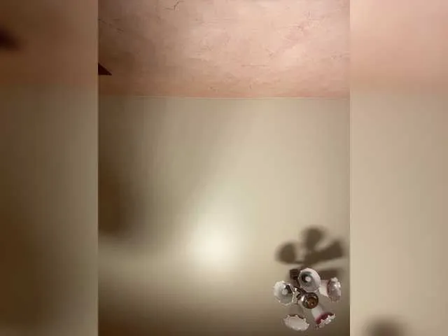 LeyahSummer – webcam model profile photo Image 18