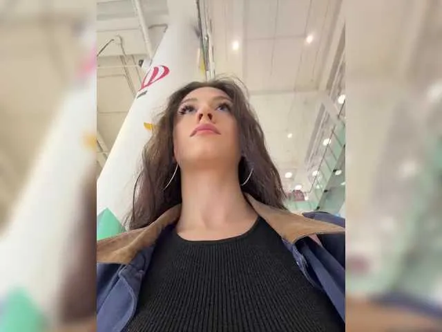 LunaTempt – webcam model profile photo Image 15