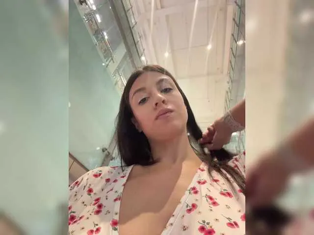 LunaTempt – webcam model profile photo Image 18