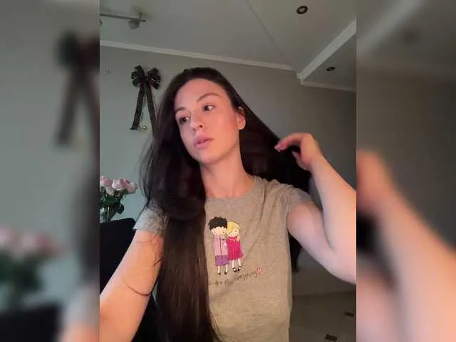 LunaTempt – webcam model profile photo Image 4