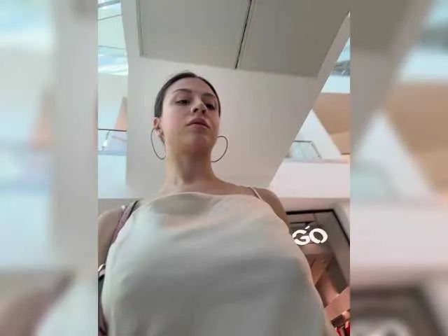 LunaTempt – webcam model profile photo Image 6