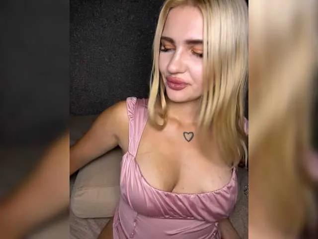 _Alicee_1 – webcam model profile photo Image 14