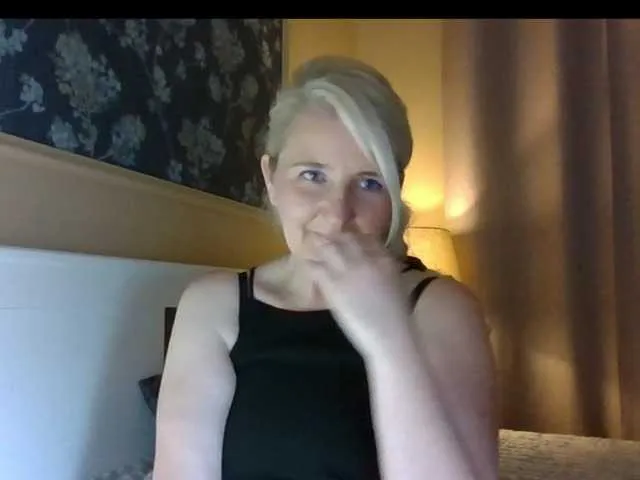 Neznost – webcam model profile photo Image 18