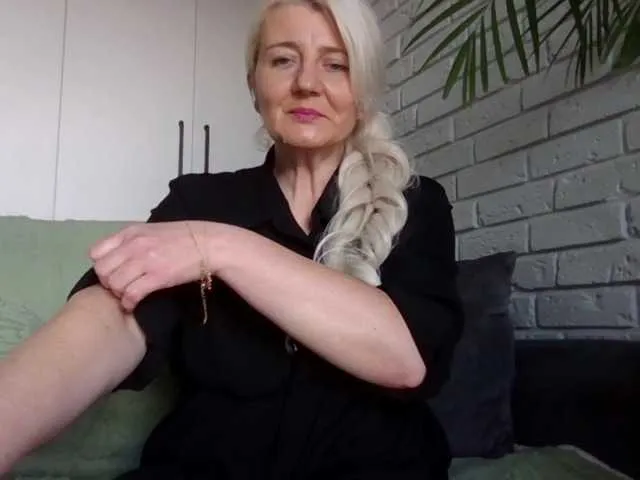 Neznost – webcam model profile photo Image 9