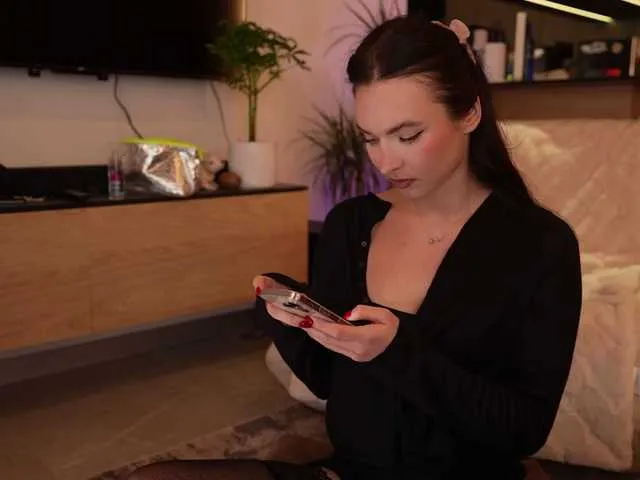 IvyHarpers – webcam model profile photo Image 19