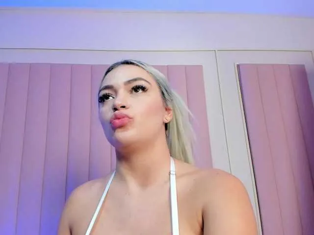 Zoluszka – webcam model profile photo Image 15