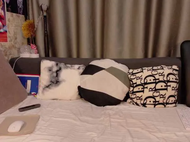 PaulinaGiovanni – webcam model profile photo Image 9