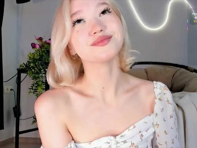 Risky_Workouts – webcam model profile photo Image 4