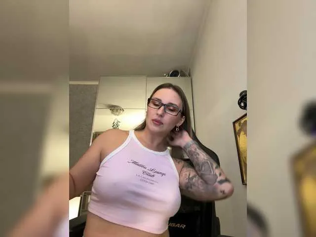 MollyBoston – webcam model profile photo Image 13