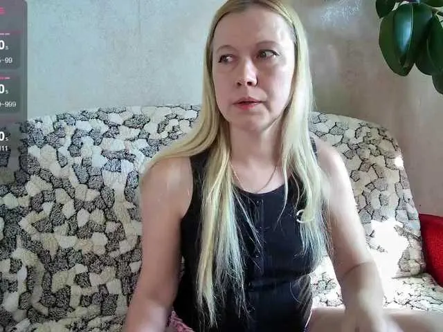 SarithaBroun – webcam model profile photo Image 3