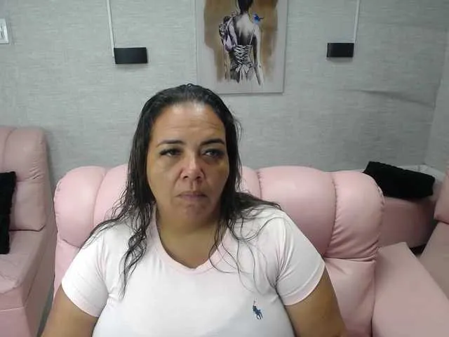 p6w_official – webcam model profile photo Image 4