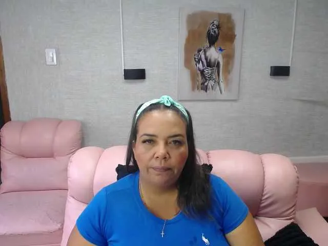 p6w_official – webcam model profile photo Image 5