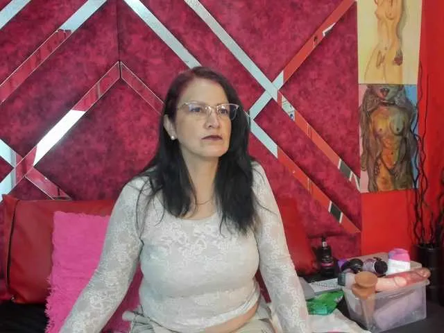 Dolce – webcam model profile photo Image 11